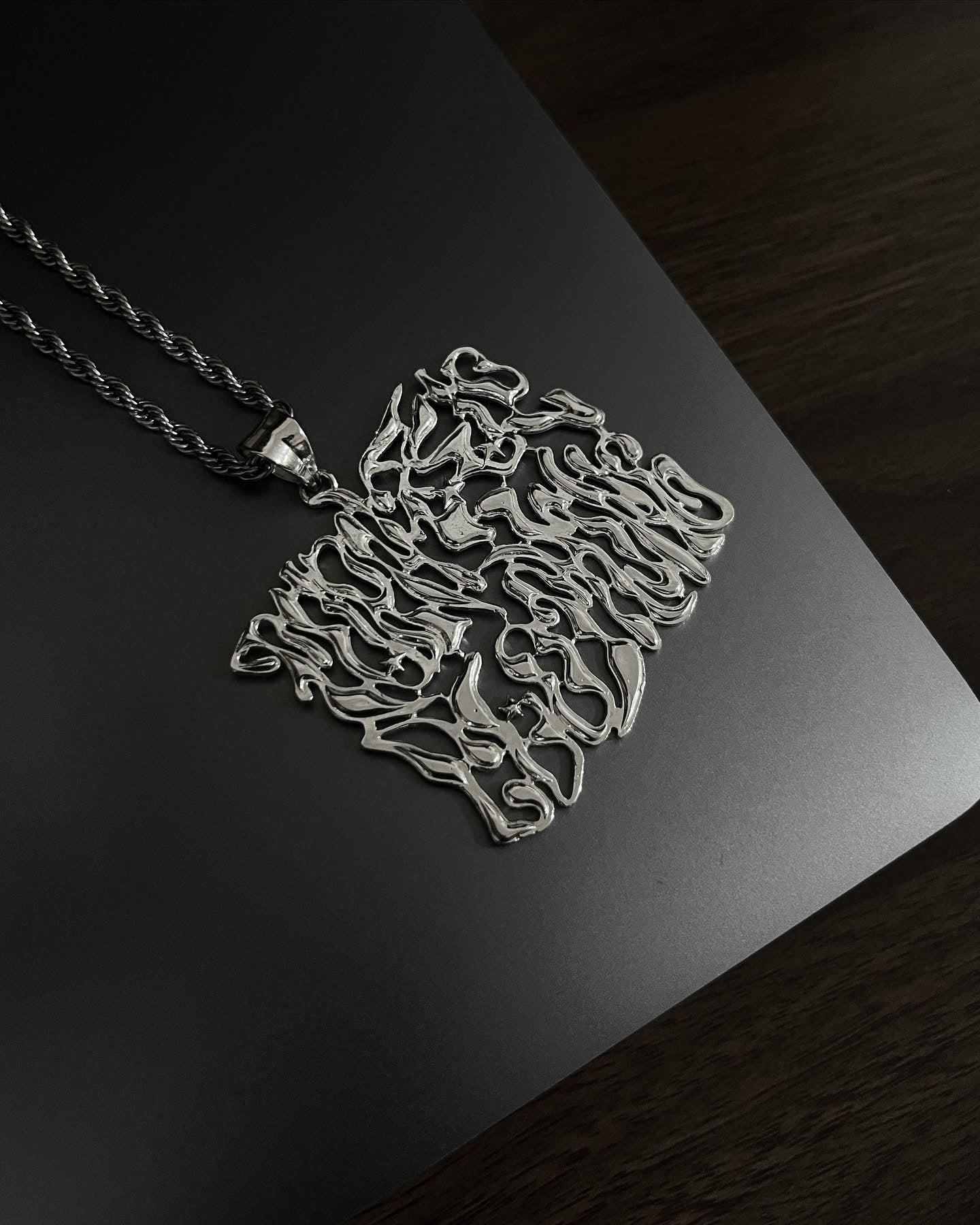 LIQUID CHROME TURNT PENDANT