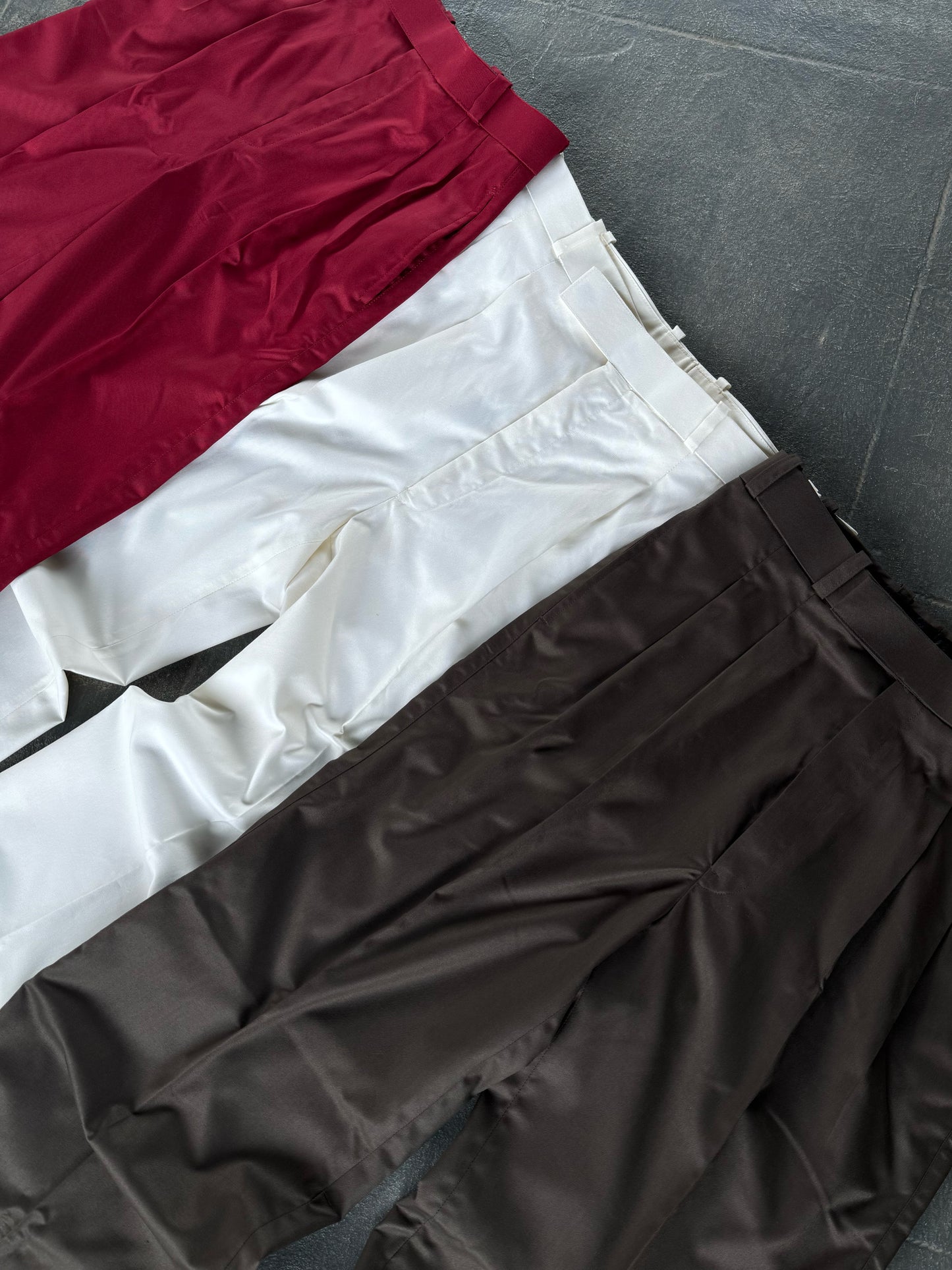 MYSTERY PLEATED PANTS