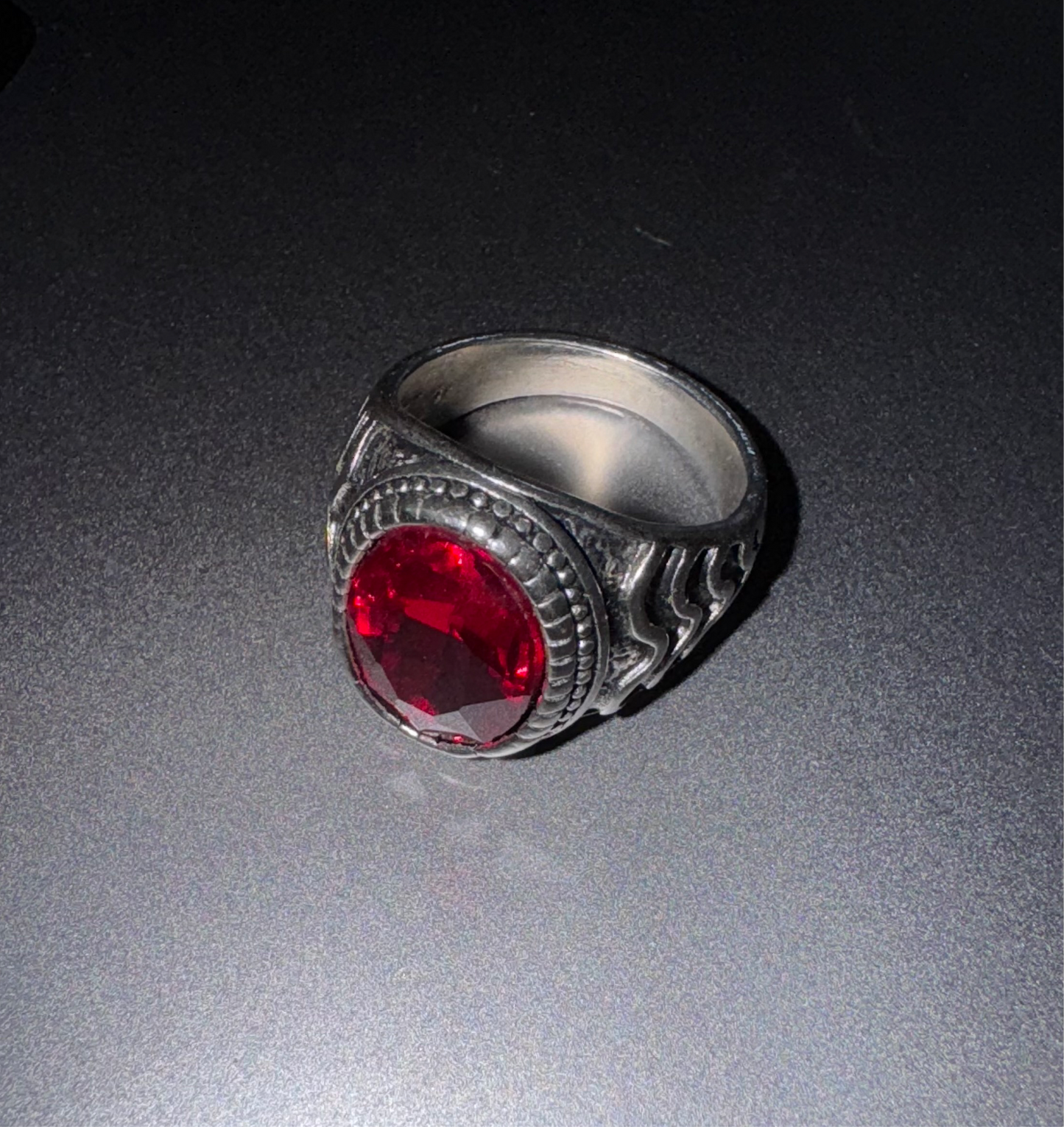 BLOOD RED CRYSTAL RING
