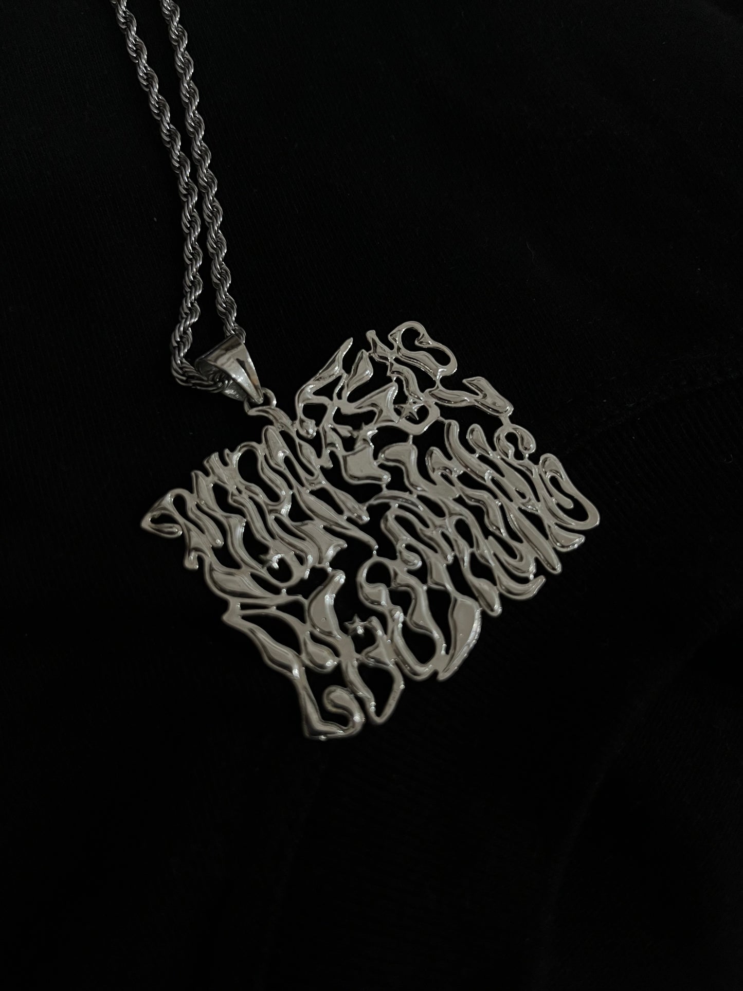 LIQUID CHROME TURNT PENDANT