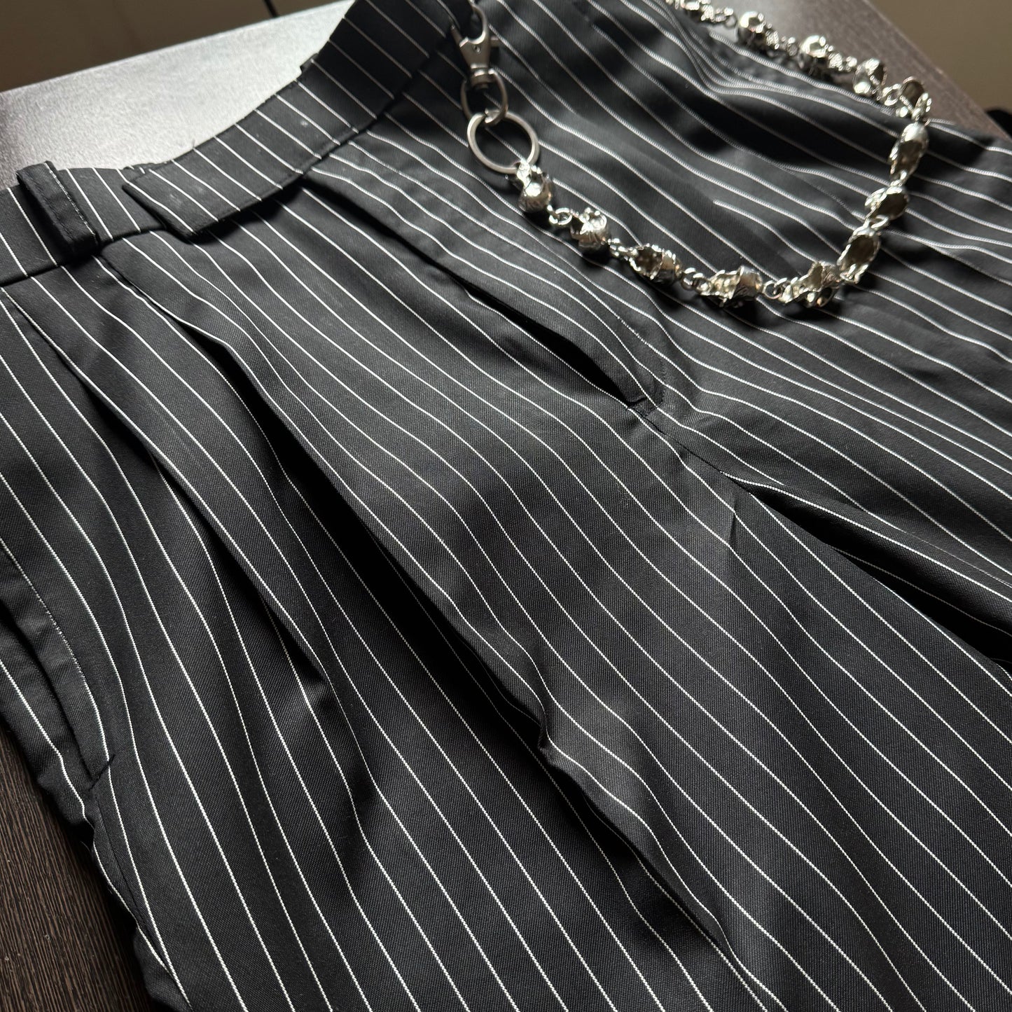 KNIGHT STRIPED PLEATED PANTS (PREMIUM DROP)*