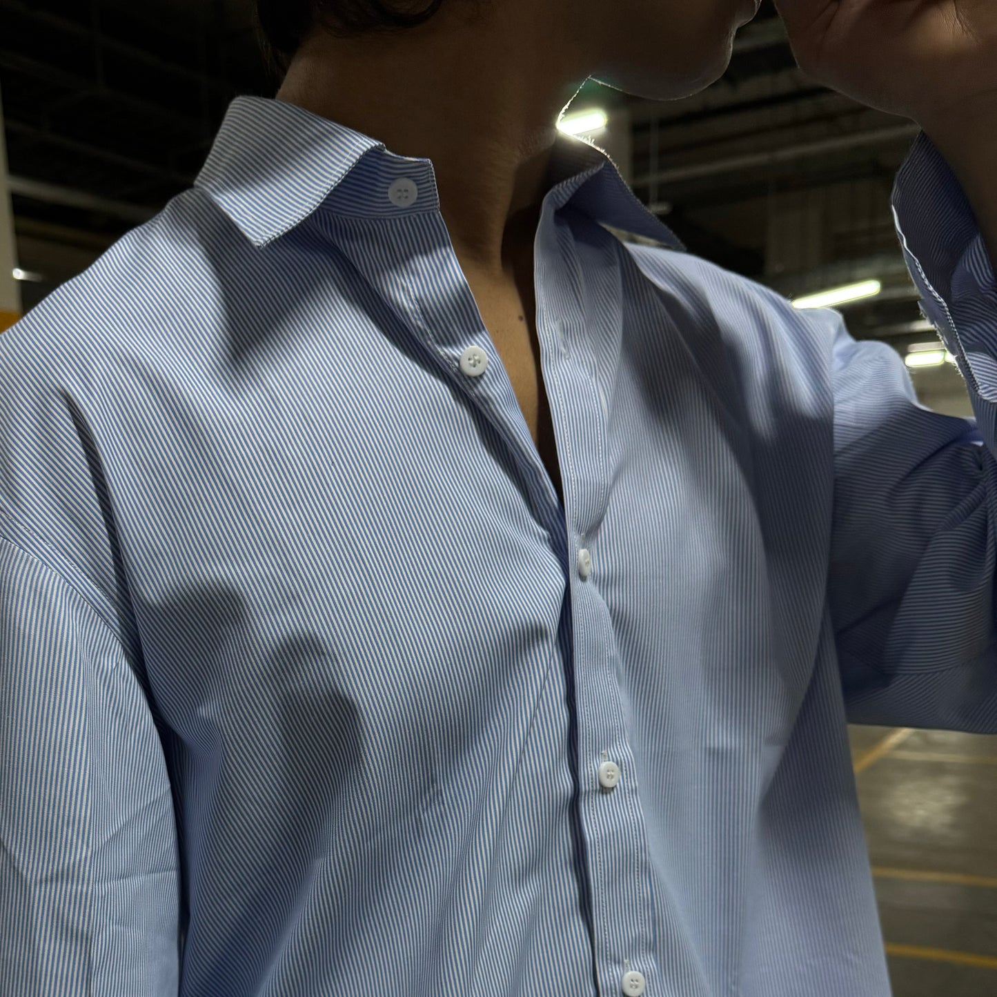 BASIC BLUE CROPPED SHIRT