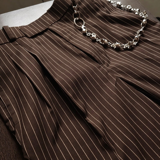 BROWN KNIGHT PLEATED PANT