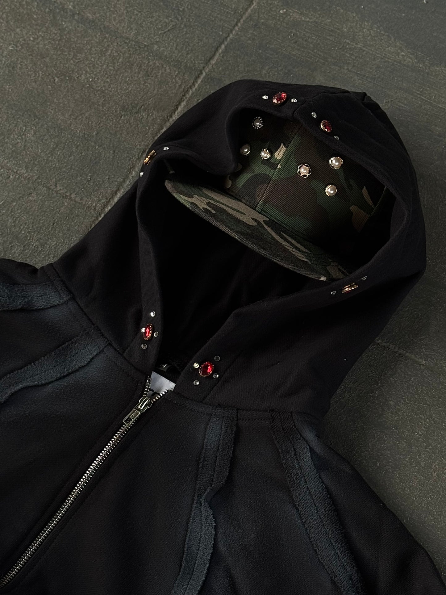 ROCKABILLY BLACK FREQ HOODIE