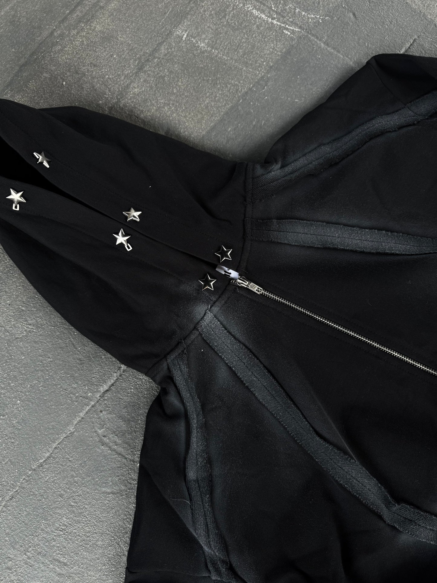 EMBELL FREQUENCY CROPPED HOODIE (LIMITED)