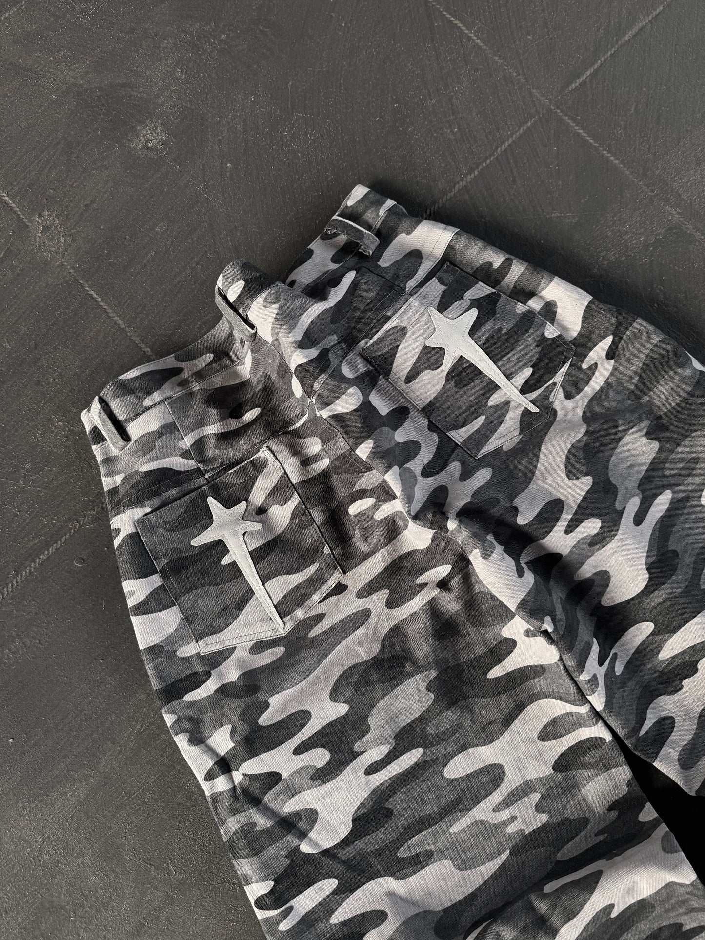 GREY CAMO (1480)