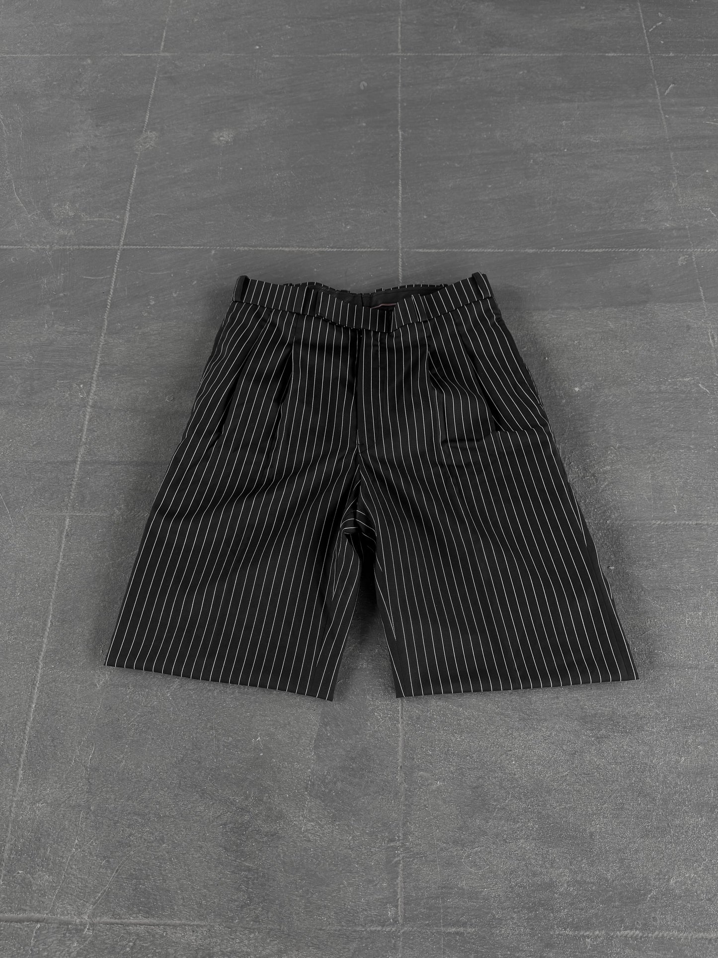 PLEATED PINSTRIPE JORTS
